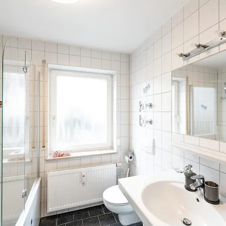 1 Min To The Outlet * Netflix * Nespresso * Kitchen * Apartment