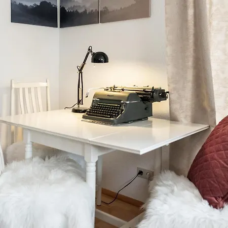 1 Min To The Outlet * Netflix * Nespresso * Kitchen * Apartamento Metzingen (Tubingen)